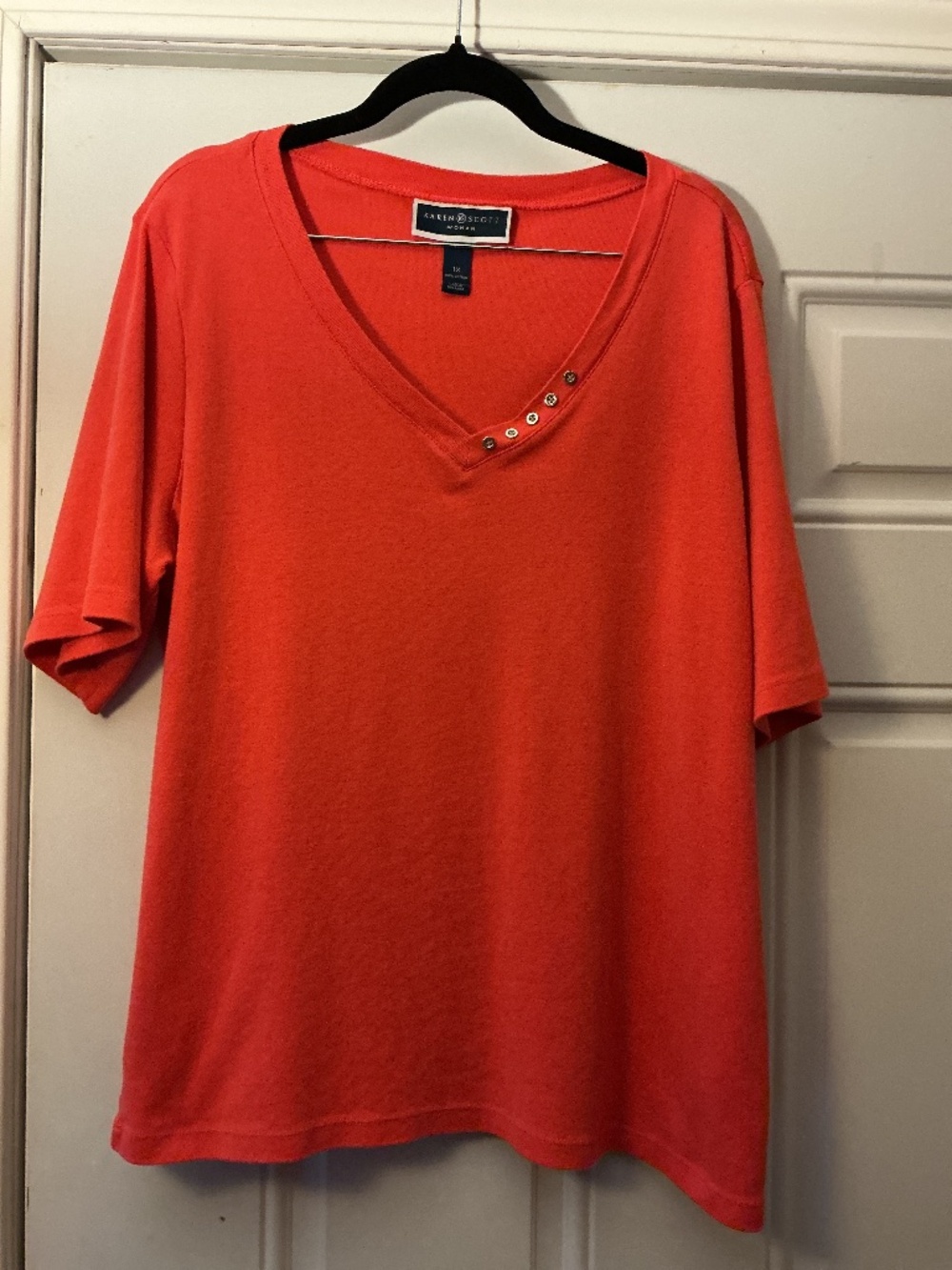 Women’s Karen Scott Short Sleeve V Neck Shirt Top with Button accents Size 1X